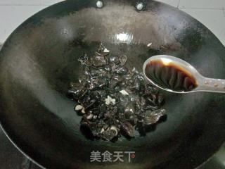 青椒炒黑木耳的做法步骤：4