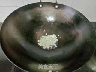 青椒炒黑木耳的做法步骤：2