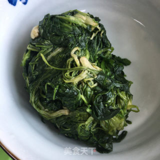 荠菜炒鸡蛋的做法步骤：1