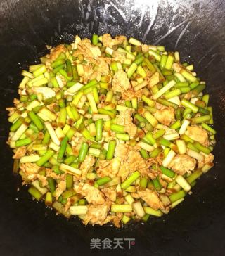 蒜苔炒鸡蛋的做法步骤：5
