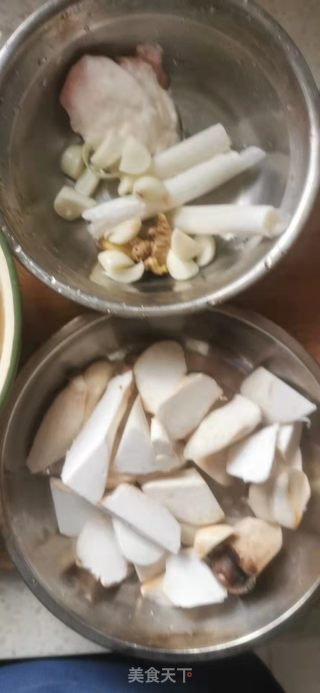 萝卜烧牛肉的做法步骤：2
