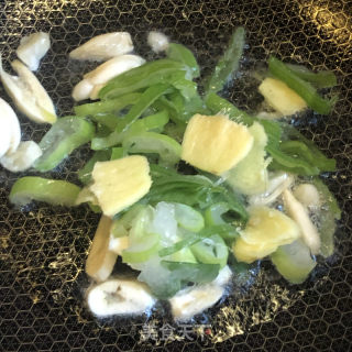 土豆炖豆角的做法步骤：5