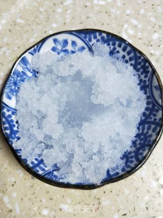 红枣牛奶炖雪燕的做法步骤：2