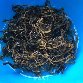 苦菜煲瘦肉的做法步骤：1