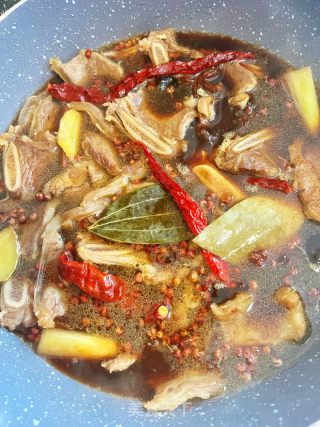 红烧牛仔骨的做法步骤：11