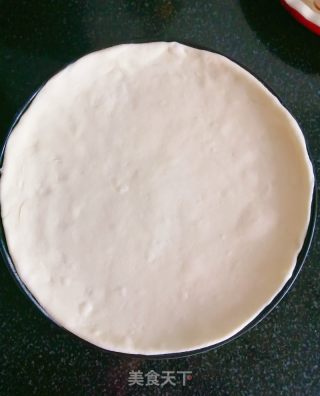 午餐肉虾仁披萨的做法步骤：6