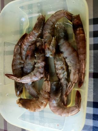 土豆辣子炒虾的做法步骤：3
