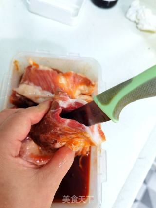 超简单又好吃的咸蛋黄叉烧的做法步骤：2