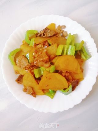 肉炒尖椒土豆片的做法步骤：8