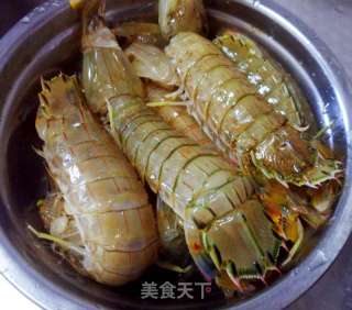 爆炒皮皮虾的做法步骤：1