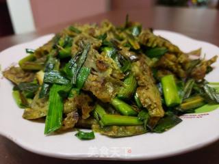 蒜苗炒榆钱窝窝头的做法步骤：5