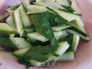 青椒黄瓜炒肉片的做法步骤：4