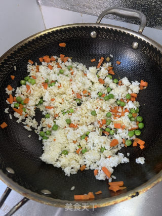 什锦炒饭的做法步骤：4