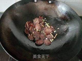 葱香腊肠的做法步骤：4