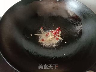 葱香腊肠的做法步骤：2