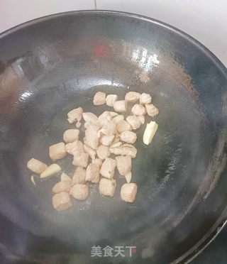 豆泡烧肉的做法步骤：3