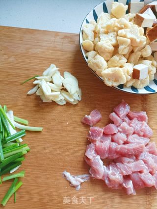 豆泡烧肉的做法步骤：2