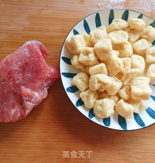 豆泡烧肉的做法步骤：1