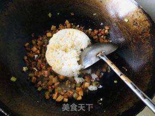 什锦酱油炒饭的做法步骤：8
