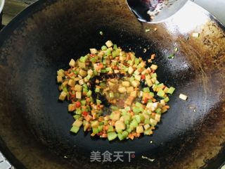 什锦酱油炒饭的做法步骤：7