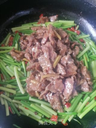 蒜苔炒牛肉的做法步骤：5