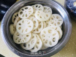 新派藕夹的做法步骤：2