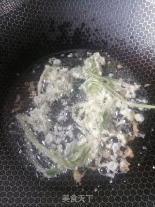 炸香椿芽的做法步骤：5