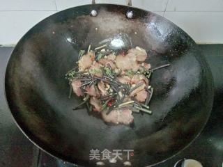 蕨菜炒腊肉的做法步骤：9
