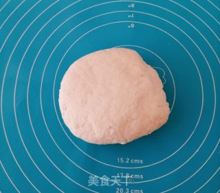 烫面猪肉胡萝卜馅蒸饺的做法步骤：3