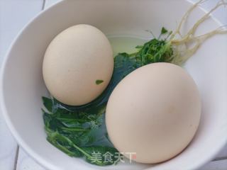 地米菜煮鸡蛋-三月三吃鸡蛋的做法步骤：3