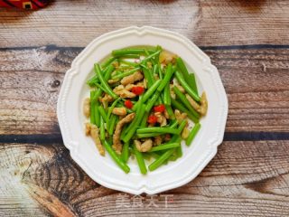 茼蒿杆炒肉丝的做法步骤：9