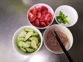 番茄肉圆汤的做法步骤：1