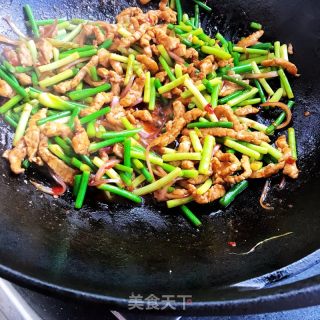蒜苔炒肉丝的做法步骤：9