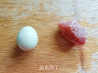 鸡蛋蒸肉饼的做法步骤：1