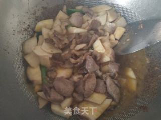 杏鲍菇炒肉的做法步骤：8