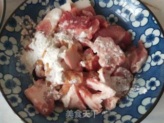 杏鲍菇炒肉的做法步骤：2