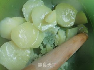 土豆花卷的做法步骤：1
