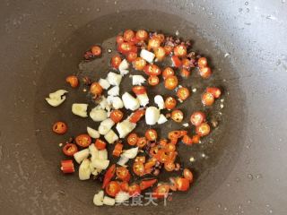 茼蒿杆炒木耳的做法步骤：5