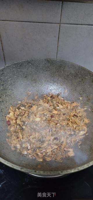 五花肉炒咸菜的做法步骤：6