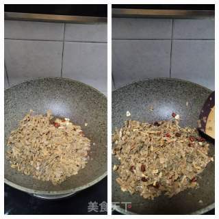 五花肉炒咸菜的做法步骤：4