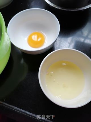 鸡蛋千层饼的做法步骤：2