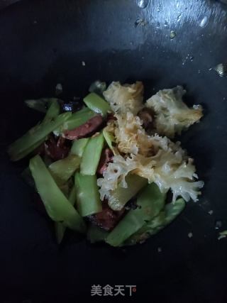 青笋炒腊肉的做法步骤：9