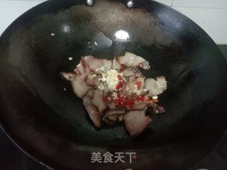 腊肉炒野辣菜的做法步骤：6