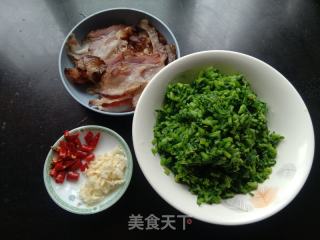 腊肉炒野辣菜的做法步骤：4