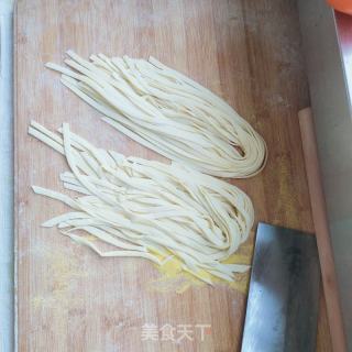 韭菜鸡蛋手擀面的做法步骤：6
