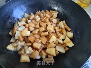 酱香笋丁的做法步骤：3