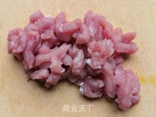 螺丝椒木耳炒肉丝的做法步骤：2