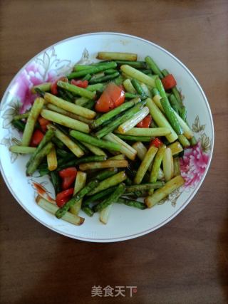 红椒炒蒜苔的做法步骤：7