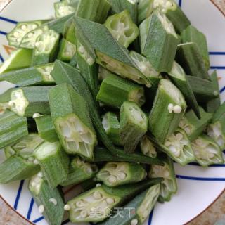 蚝油秋葵的做法步骤：2