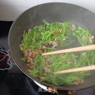 肉末炒芸豆丝的做法步骤：11